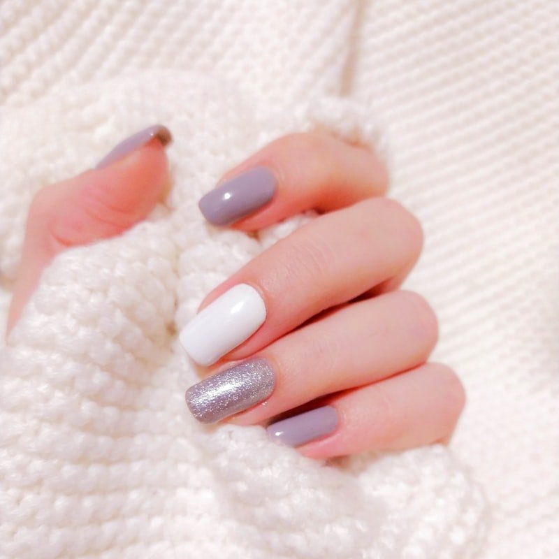 Manucure estivale semi-permanent ou gel chez Vera Nails en Corse